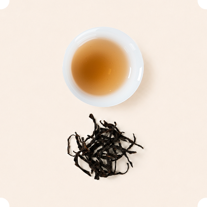Song Zhong Dan Cong tea liquor and dry leaves
